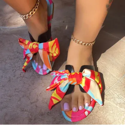 Multi Floppy Black Sandal