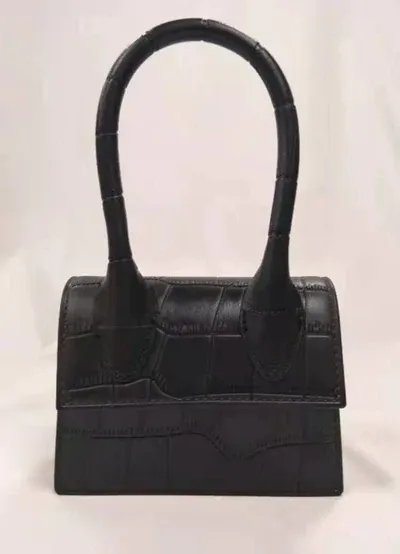 Dainty Wrist Bag